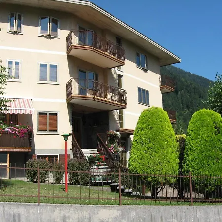 Apartment Lander