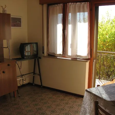 Lander Apartment *