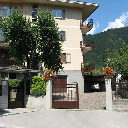 Lander Apartment
