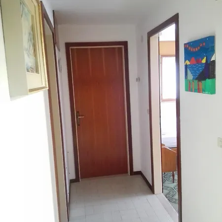 Lander Apartment *
