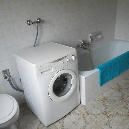 Apartment Lander *